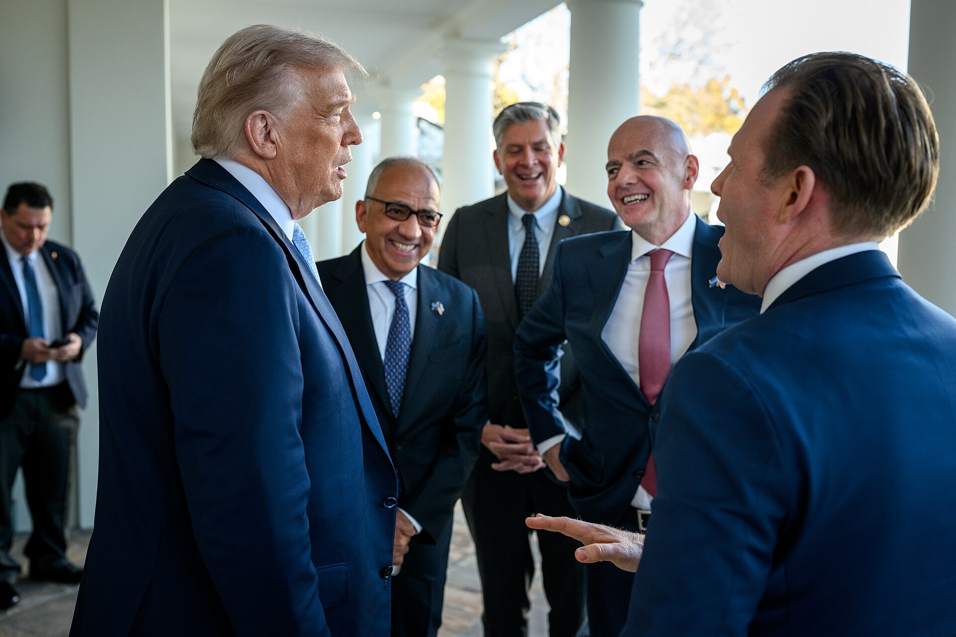 P20251117DT 0996 President Donald Trump speaks with members of the White House Task Force on the 2026 FIFA World Cup