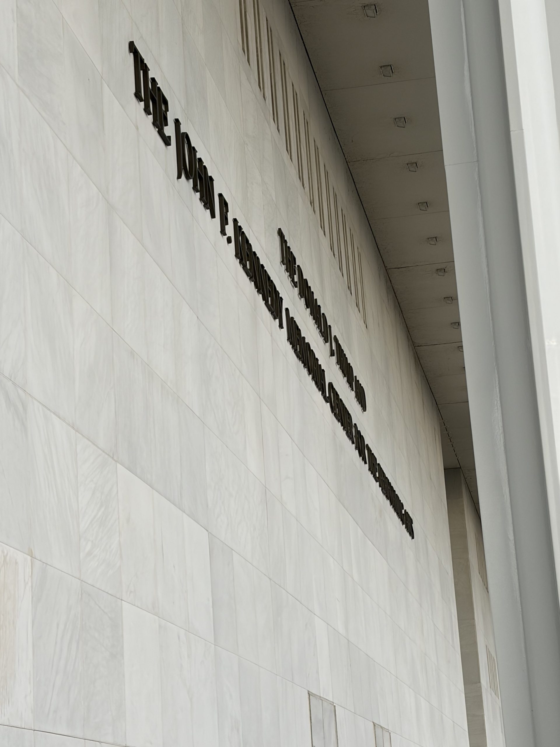 Trump Kennedy Center sign 04