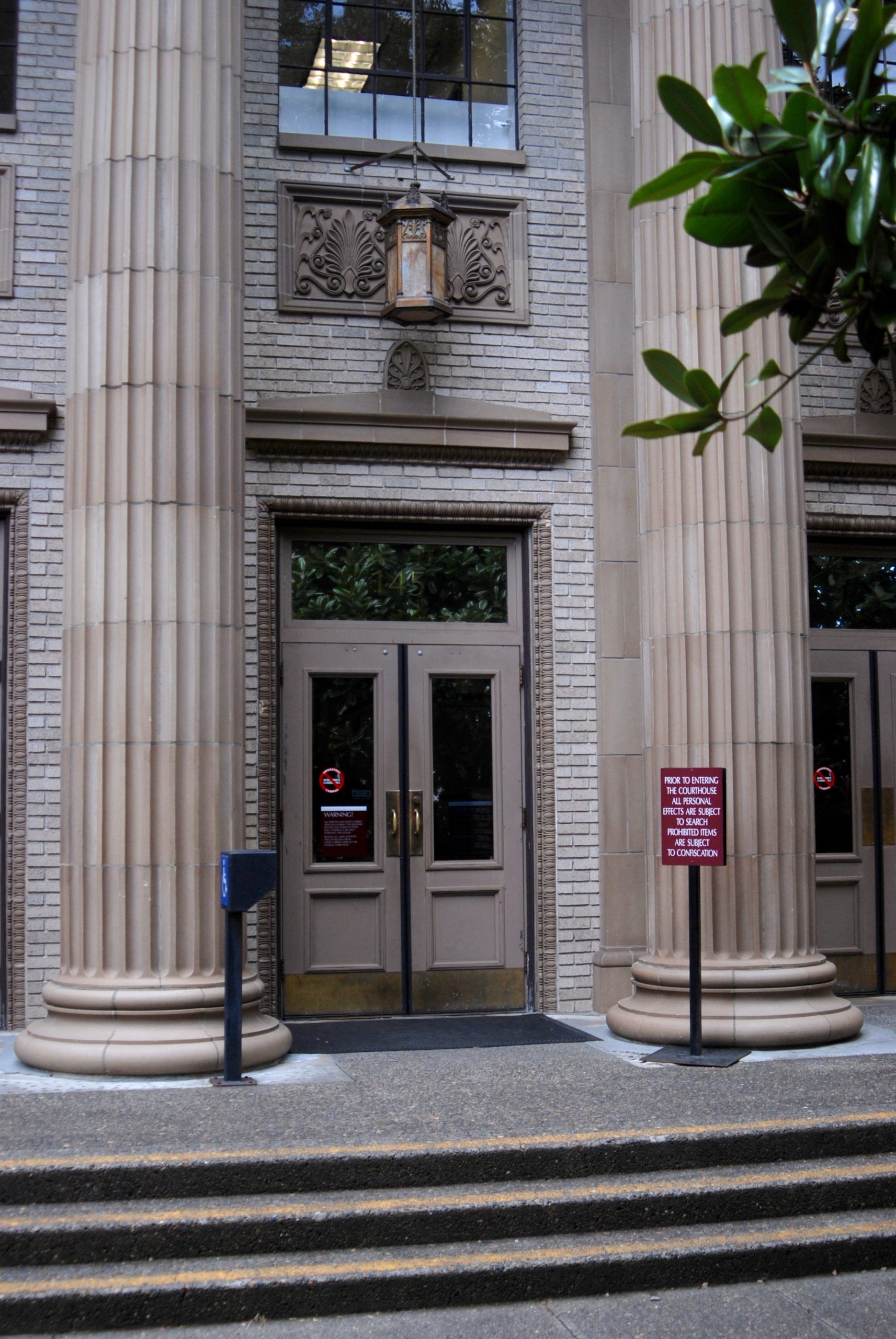 Central entrance doorway, Wash Co Courthouse Hillsboro Oregon (2015)