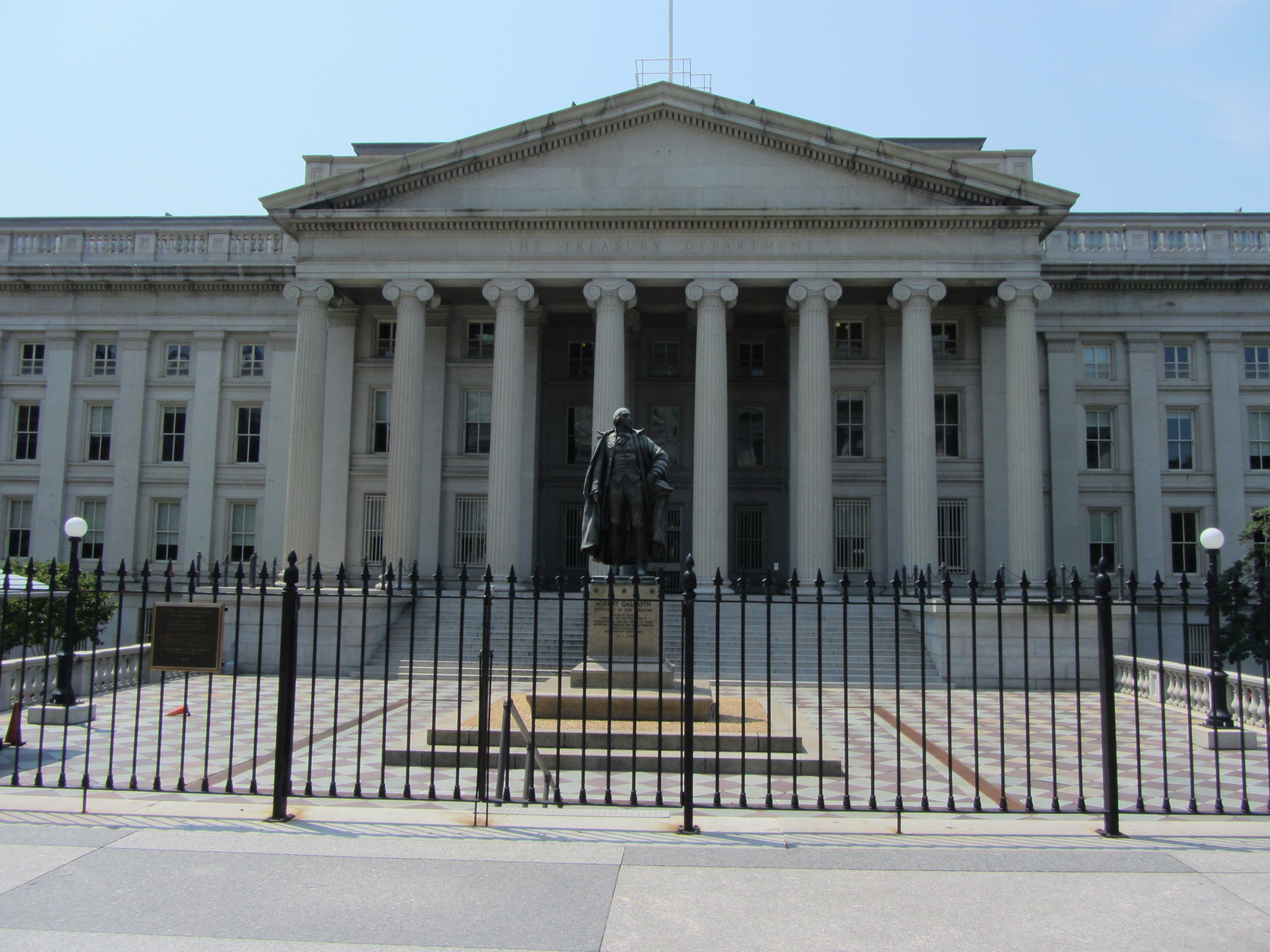 U.S. Department of the Treasury next to White House