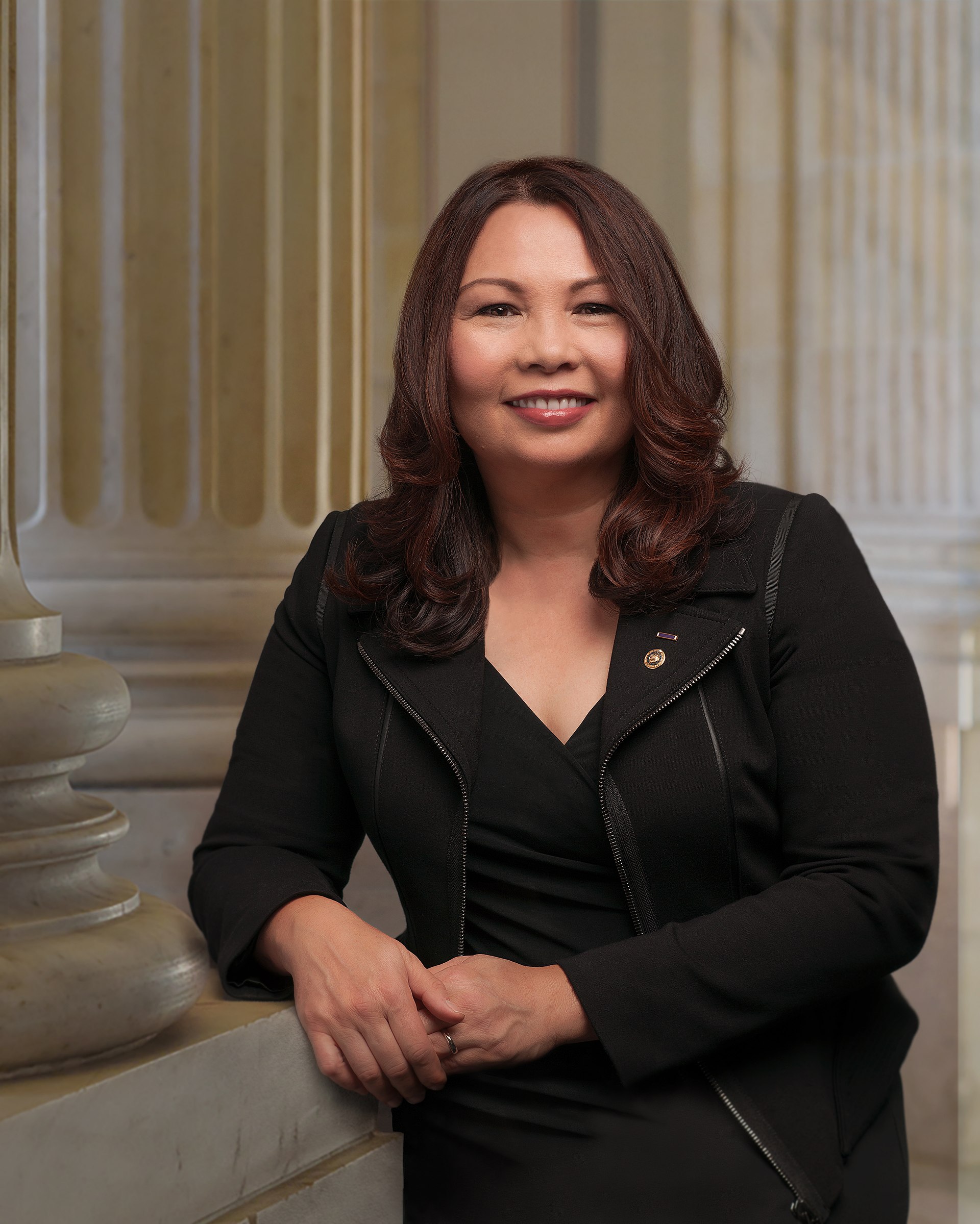 Tammy Duckworth, official portrait, 115th Congress