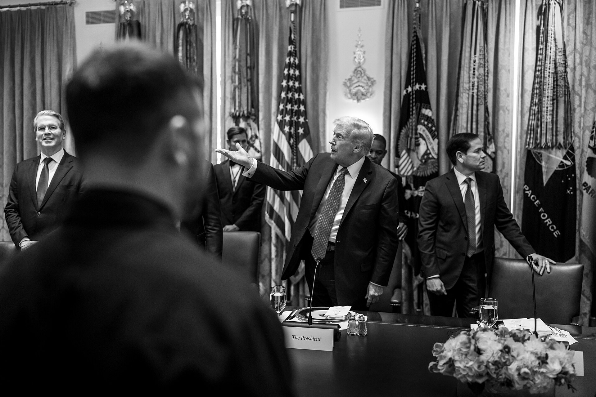 Donald Trump hosts a meeting with Ukrainian President Volodymyr Zelenskyy in the Cabinet Room of the White House on October 17, 2025 14