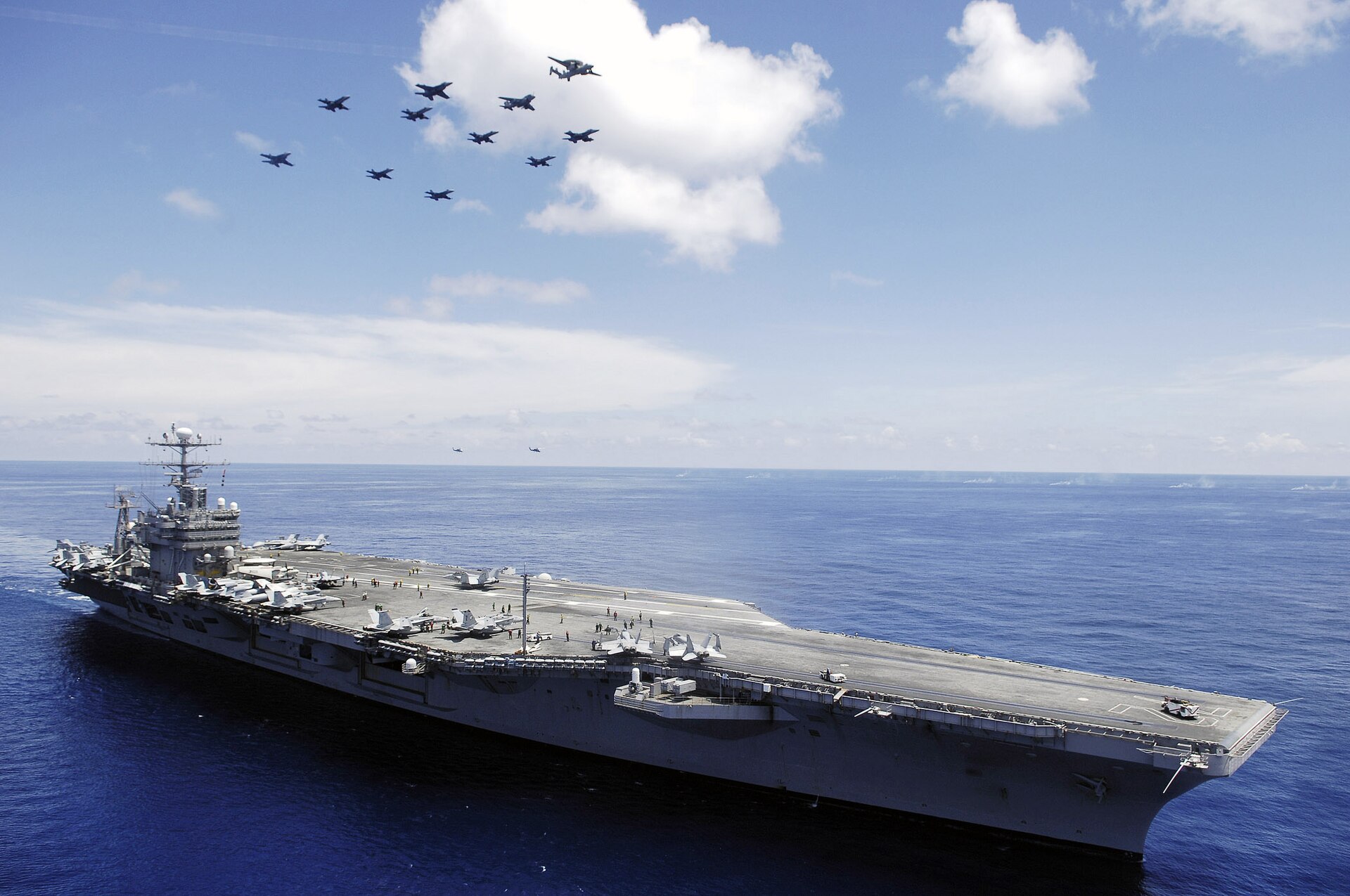 USS Abraham Lincoln (CVN 72) underway in the South China Sea on 8 May 2006 (060508 N 4166B 030)