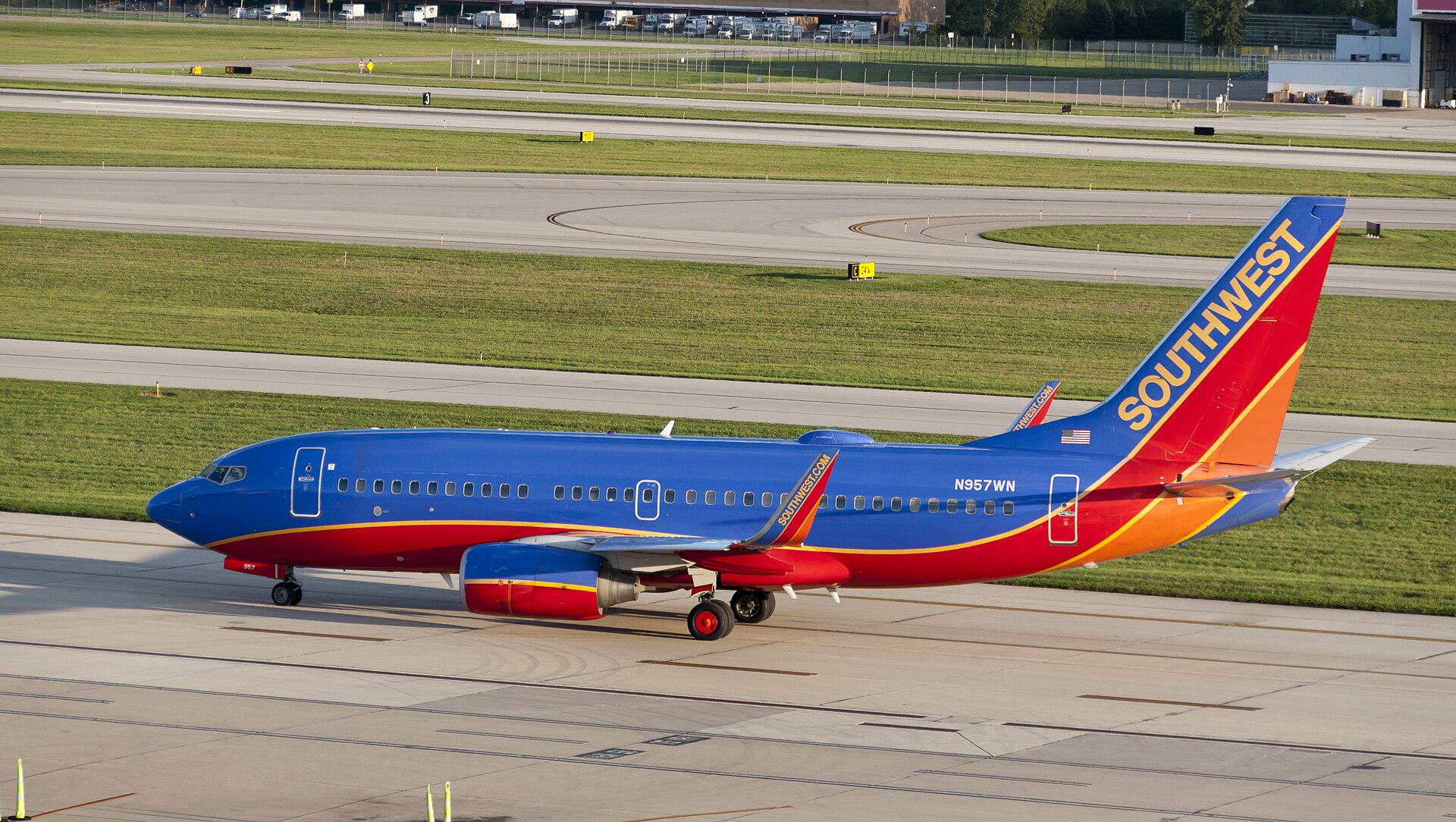 Boeing 737 700 of Southwest Airlines preparing to Takeoff KCMH 1